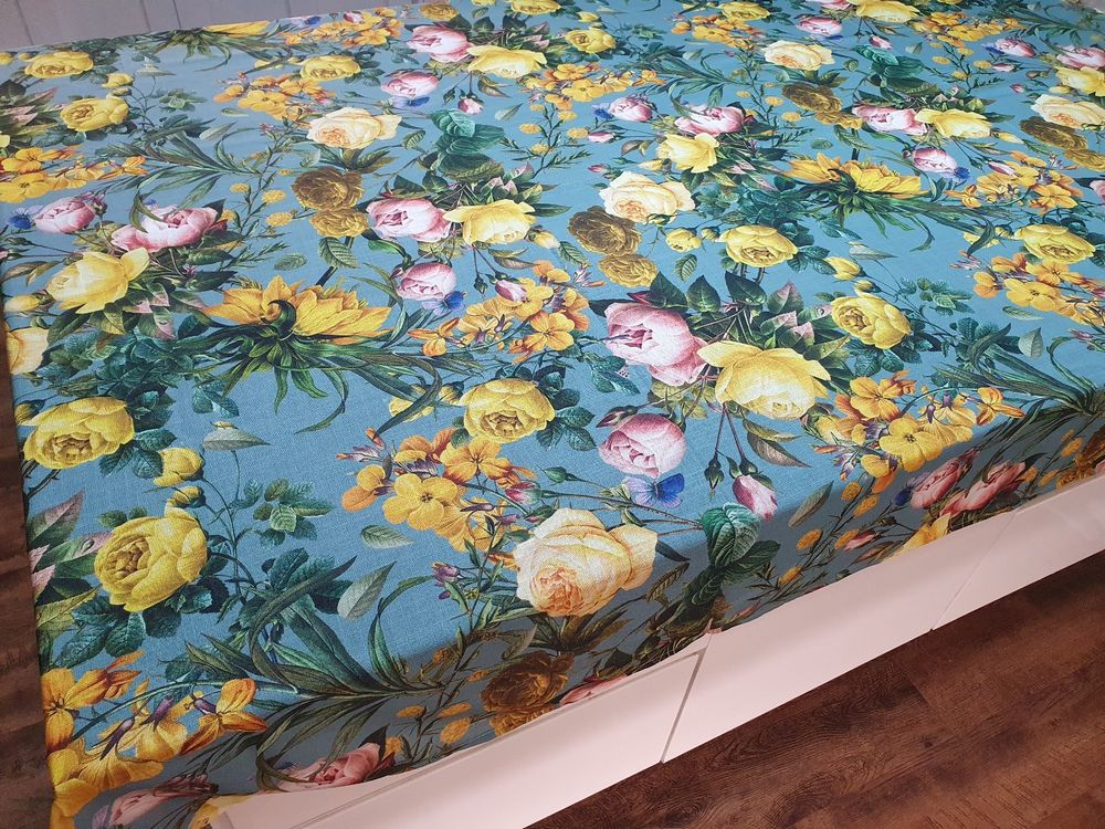 Yellow Teal Roses